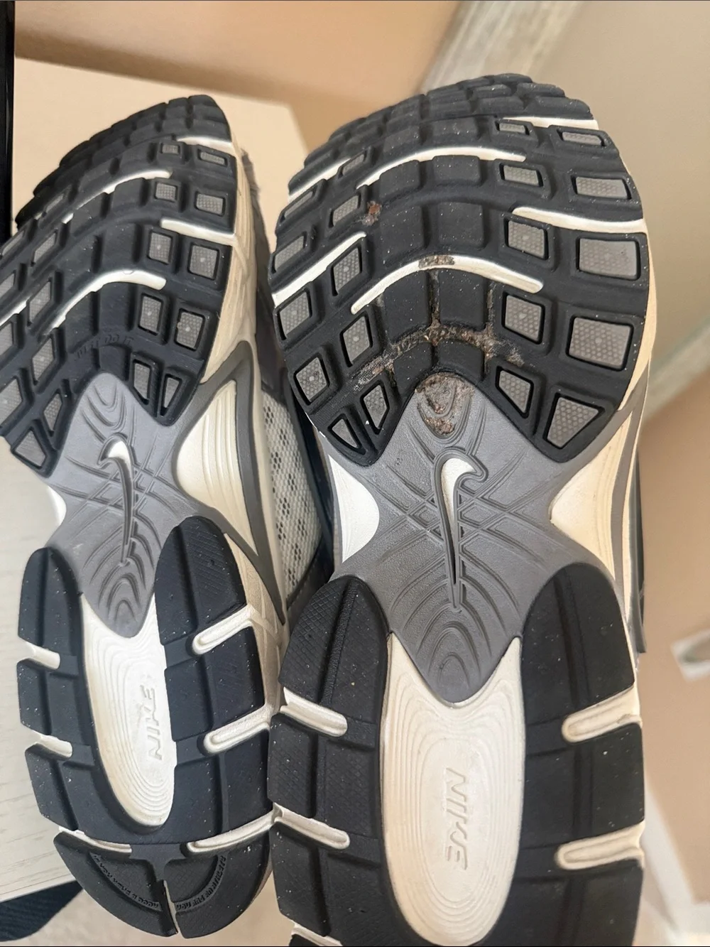Nike Men's White and Gray Mesh Running Sneakers